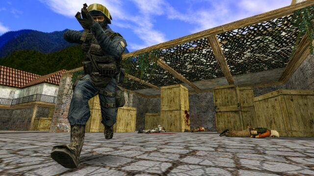 Counter-Strike 1.6: контртеррорист бежит под маскировочной сеткой
