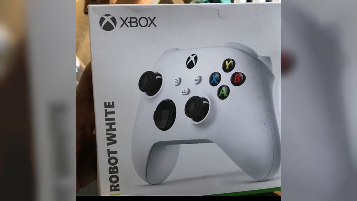 Опубликованы фотографии упаковки геймпада для Xbox Series X