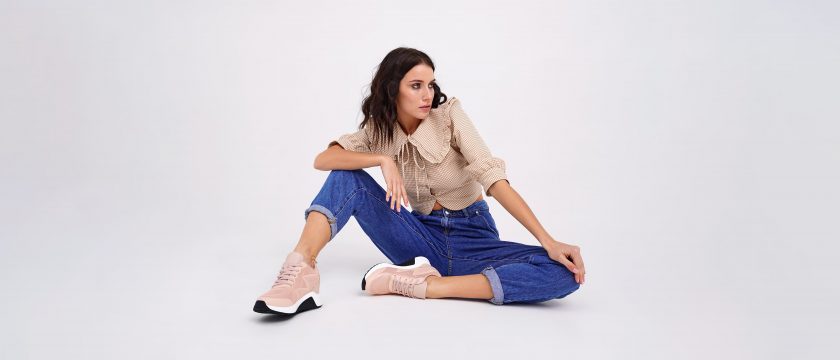 Женские кроссовки – базовый элемент гардероба