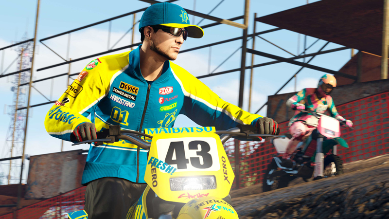 Бомбер и кепка Atomic Racing