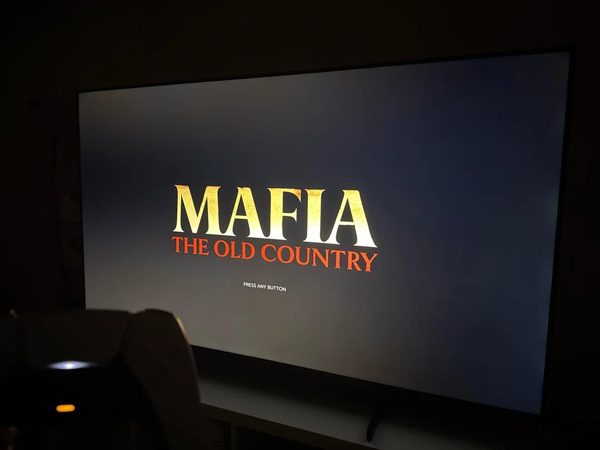 Стартовый экран Mafia: The Old Country.
