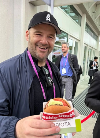 Дэн Хаузер впервые согласился на интервью перед камерой