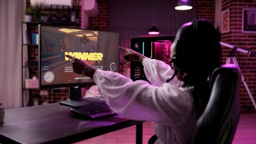 Внимание зрителей с первых секунд