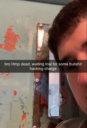 Селфи хакера из тюрьмы